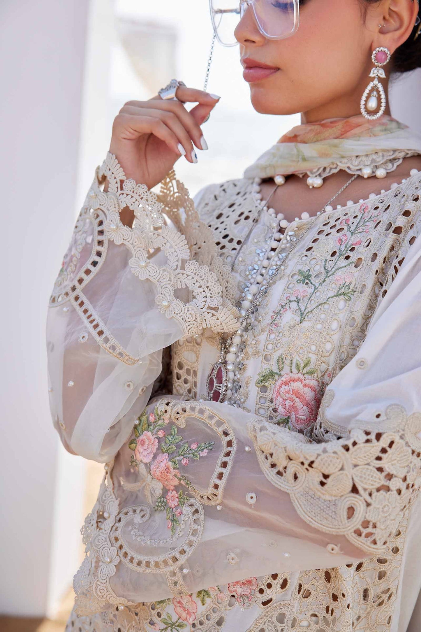 Luxury Chicken Kari Embroidered Lawn 3 piece Unstitched Dress