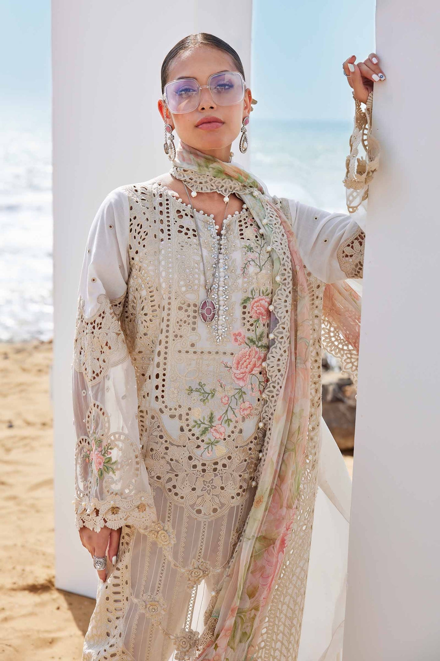 Luxury Chicken Kari Embroidered Lawn 3 piece Unstitched Dress