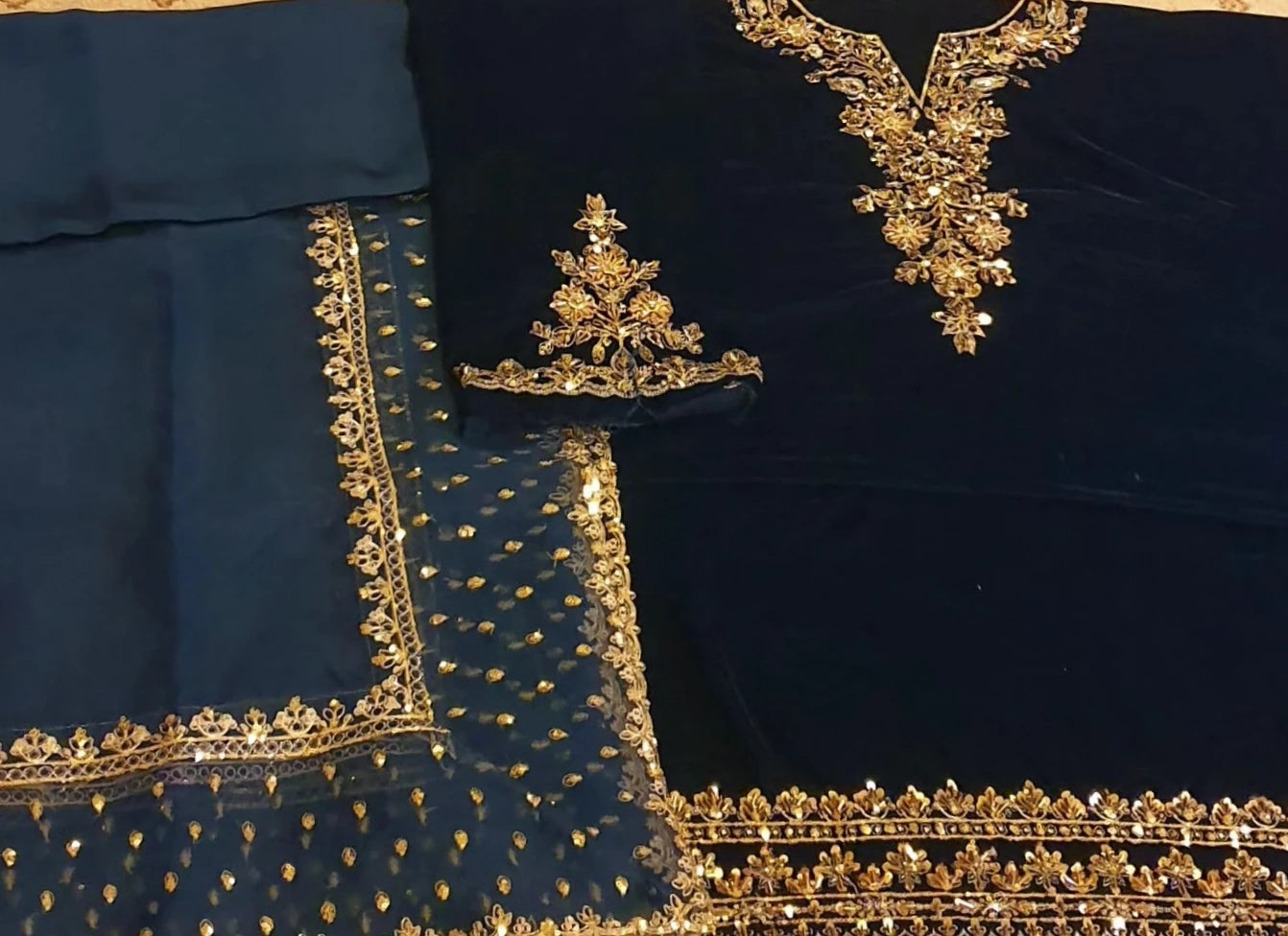 HANDCRAFT Zinc Blue VELVET 3 Piece Unstitched Dress
