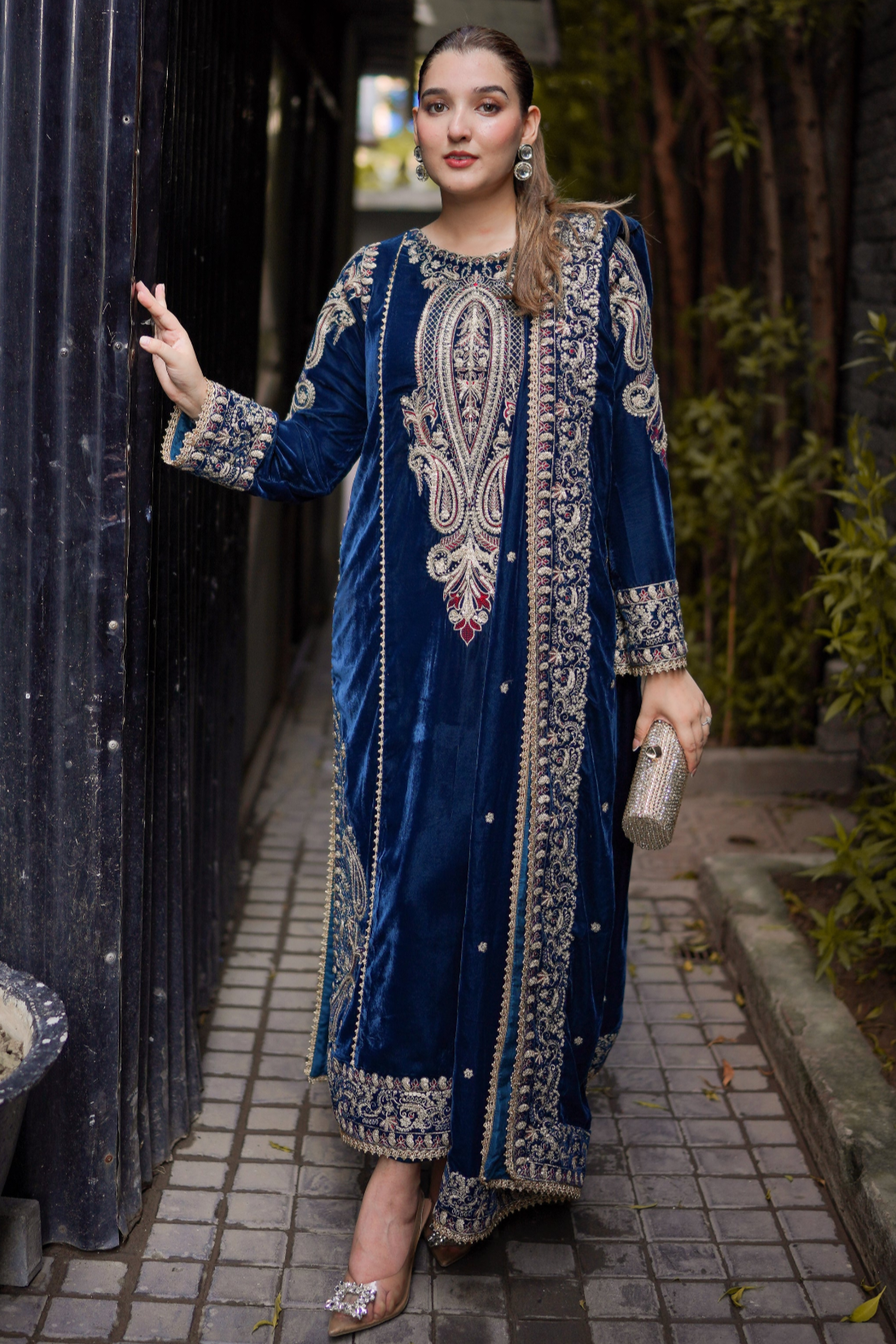 Velvet Embroidered Unstitched 3 Piece Suit ANL-07- Party Wear
