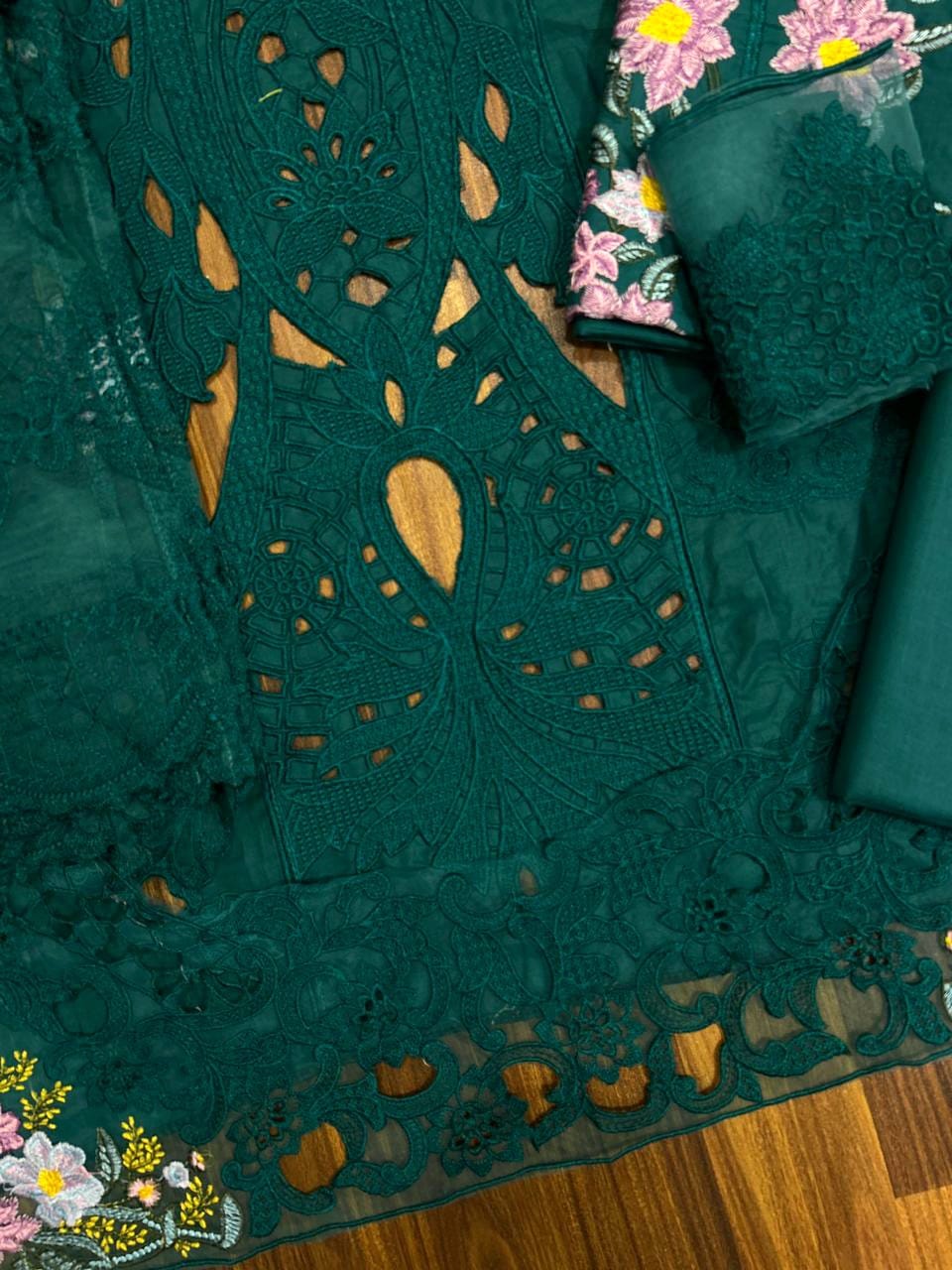 Chicken Embroidered Lawn 3 Piece Unstitched Suit MB-Summer Collection